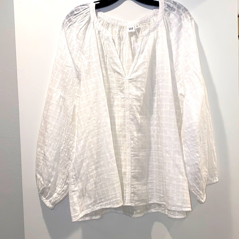 MOVING SALE GAP white blouse